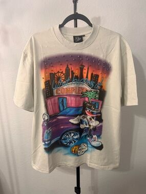 Graphic Casino City Airbrushed Tee in Cream and Purple
